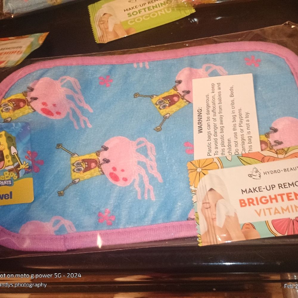 SpongeBob SquarePants Bath & Body Set - Blue, Yellow, Pink - Picture 6 of 7